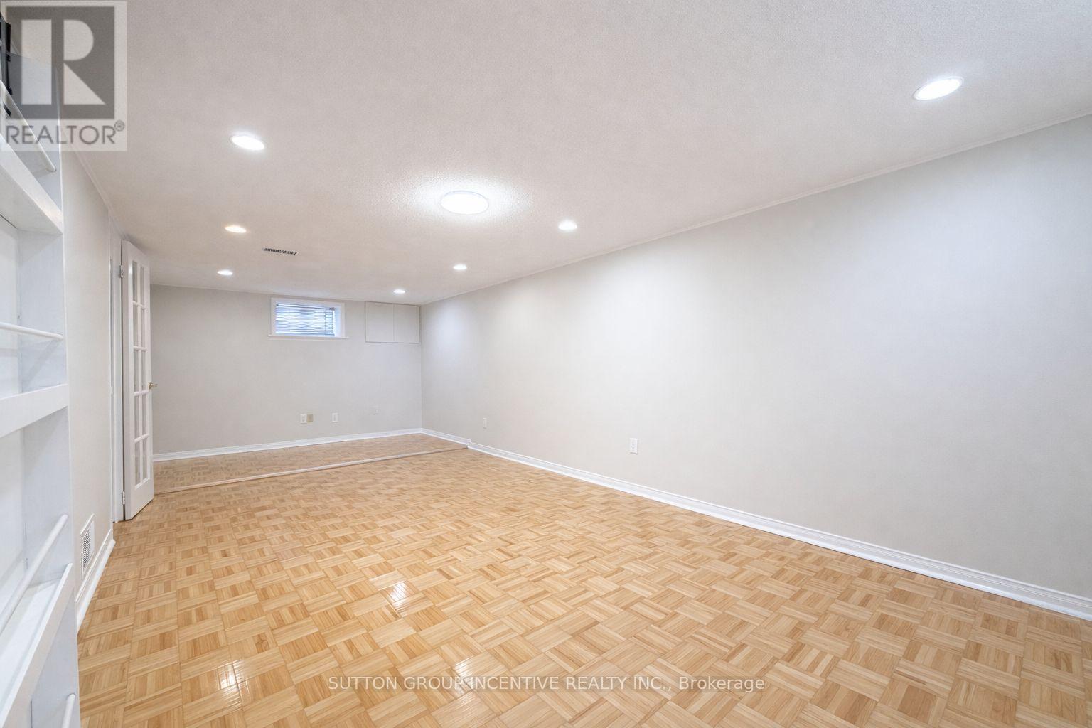 65 Barrhead Crescent, Toronto, Ontario  M9W 3Z8 - Photo 18 - W12920026