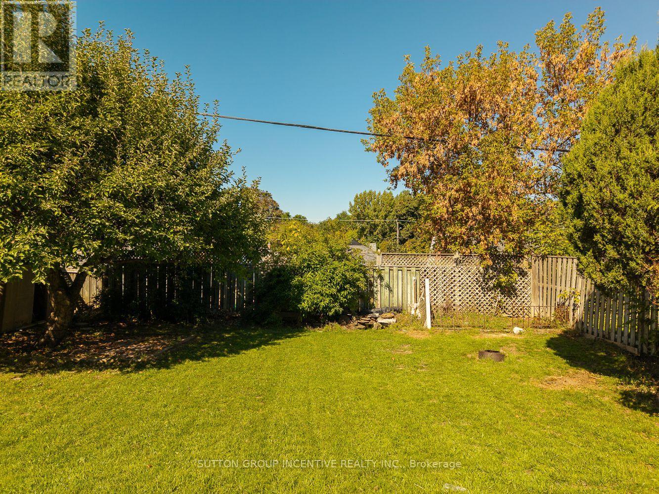 65 Barrhead Crescent, Toronto, Ontario  M9W 3Z8 - Photo 22 - W12920026