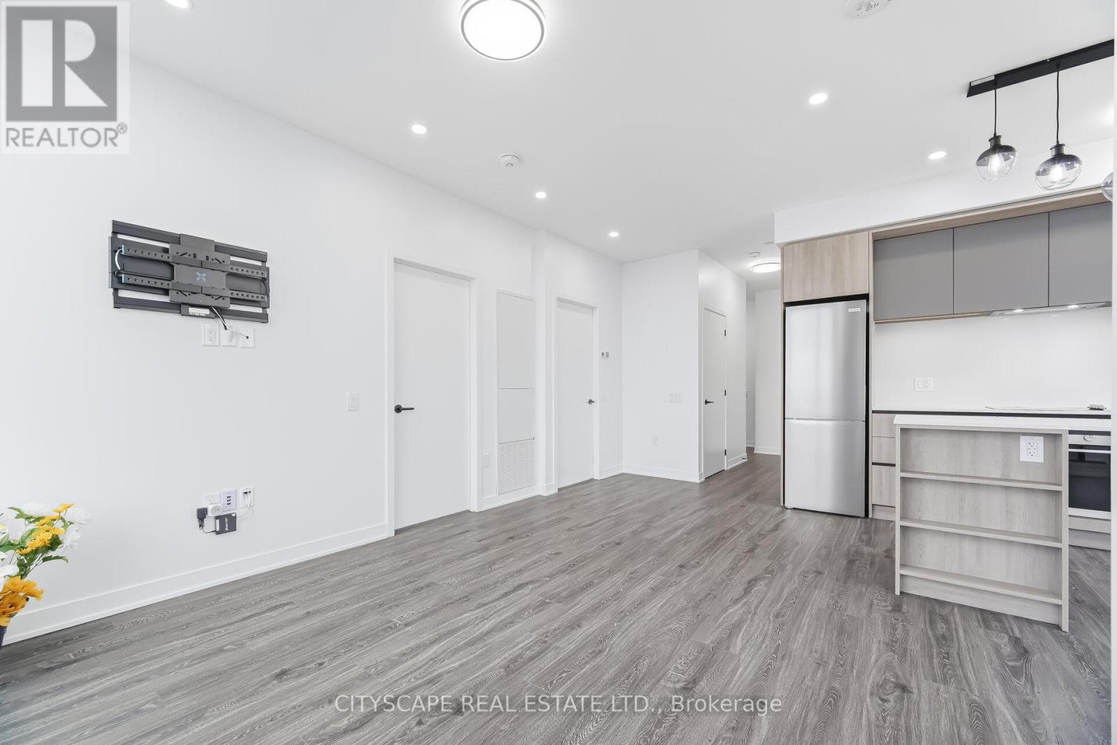 2711 - 2495 Eglinton Avenue W, Mississauga, Ontario  L5M 2T2 - Photo 10 - W12920076