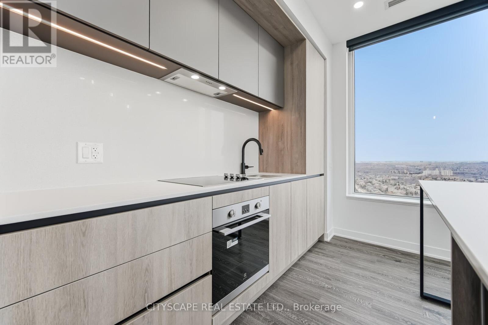 2711 - 2495 Eglinton Avenue W, Mississauga, Ontario  L5M 2T2 - Photo 13 - W12920076