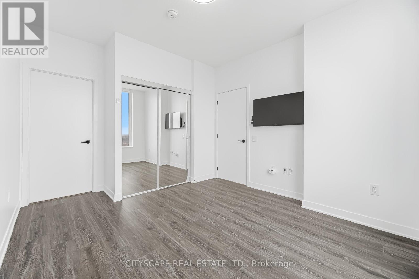 2711 - 2495 Eglinton Avenue W, Mississauga, Ontario  L5M 2T2 - Photo 23 - W12920076