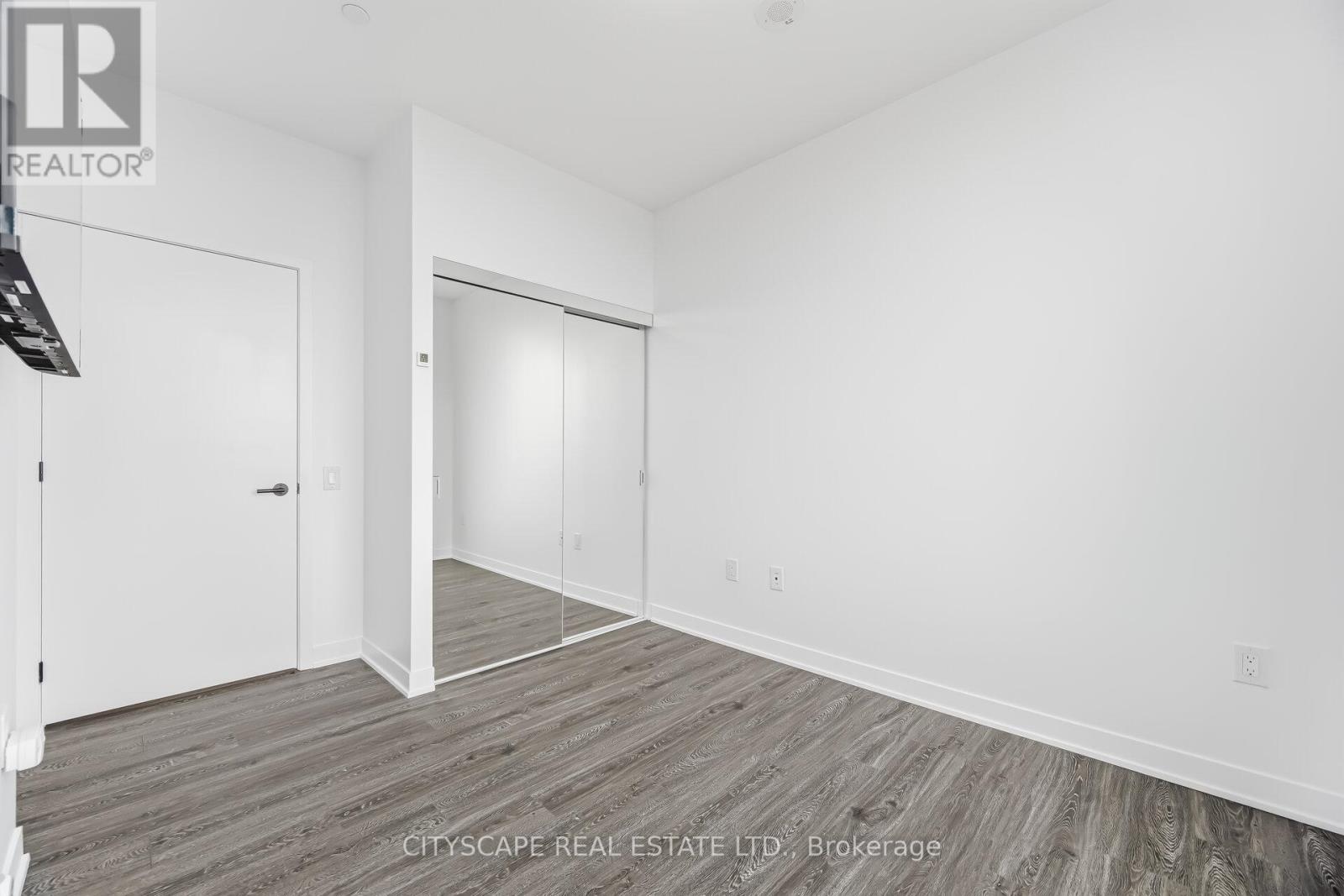 2711 - 2495 Eglinton Avenue W, Mississauga, Ontario  L5M 2T2 - Photo 27 - W12920076