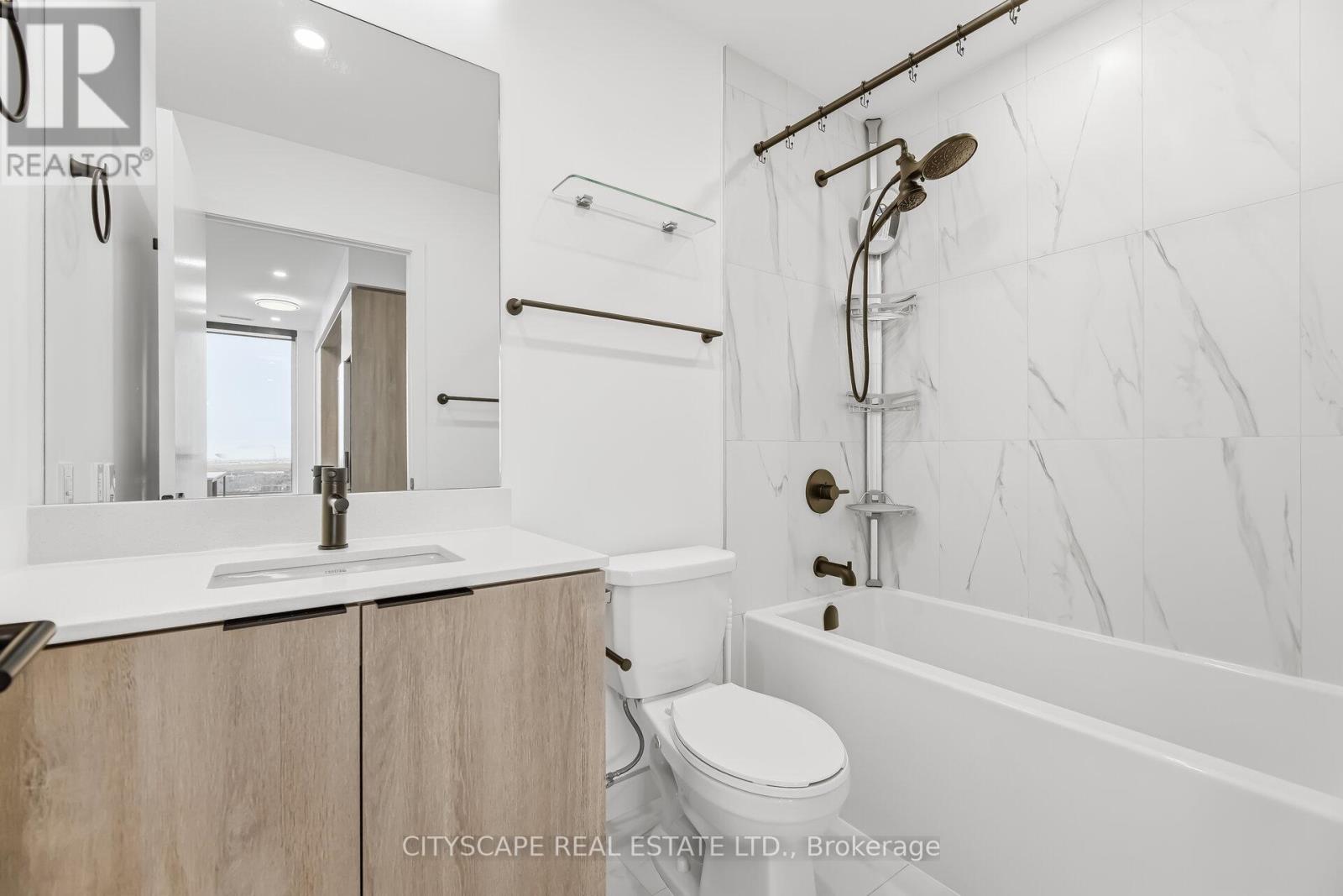 2711 - 2495 Eglinton Avenue W, Mississauga, Ontario  L5M 2T2 - Photo 28 - W12920076