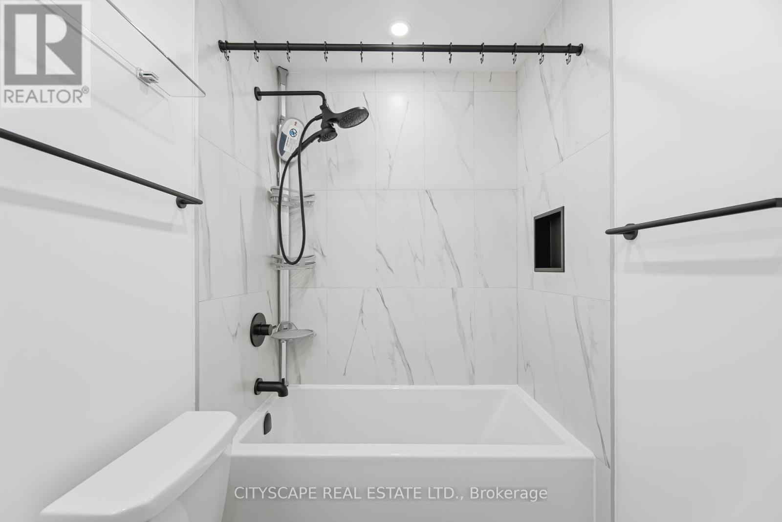 2711 - 2495 Eglinton Avenue W, Mississauga, Ontario  L5M 2T2 - Photo 29 - W12920076