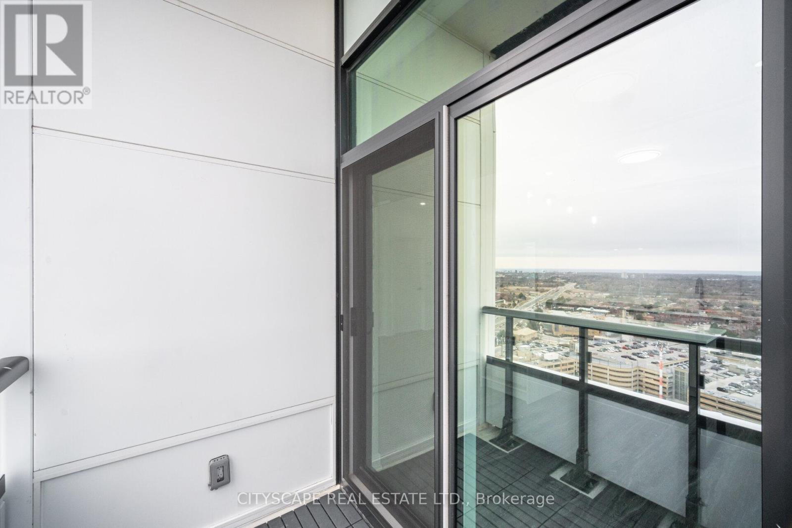 2711 - 2495 Eglinton Avenue W, Mississauga, Ontario  L5M 2T2 - Photo 32 - W12920076