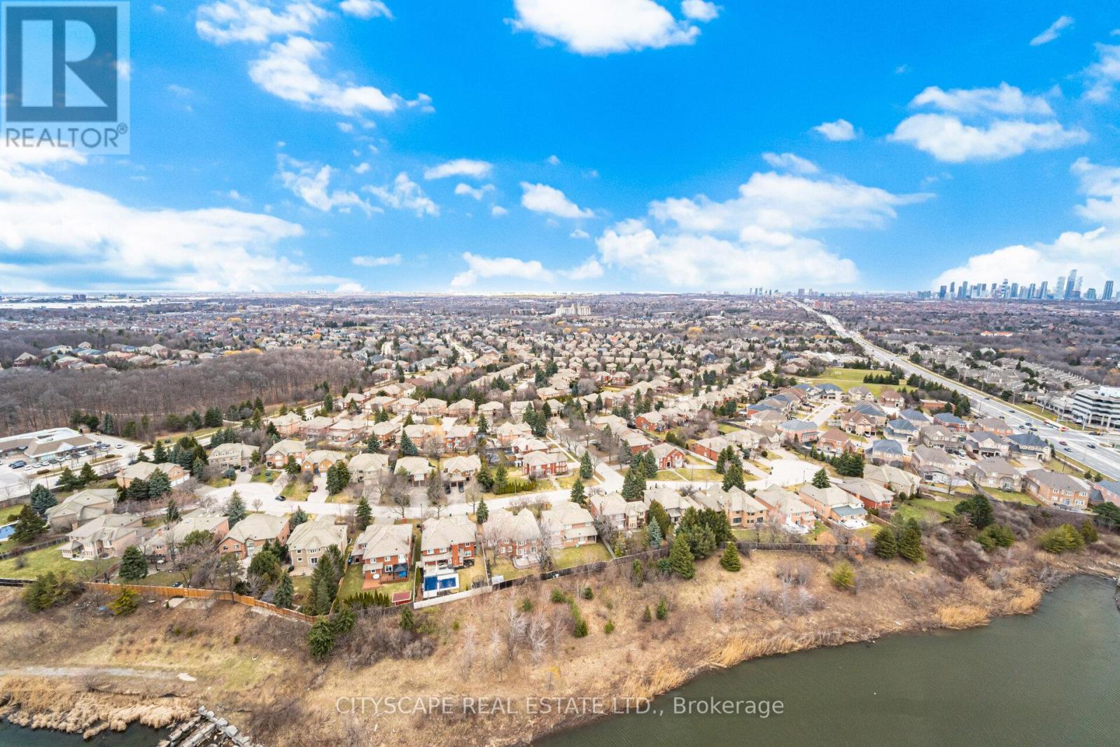 2711 - 2495 Eglinton Avenue W, Mississauga, Ontario  L5M 2T2 - Photo 34 - W12920076