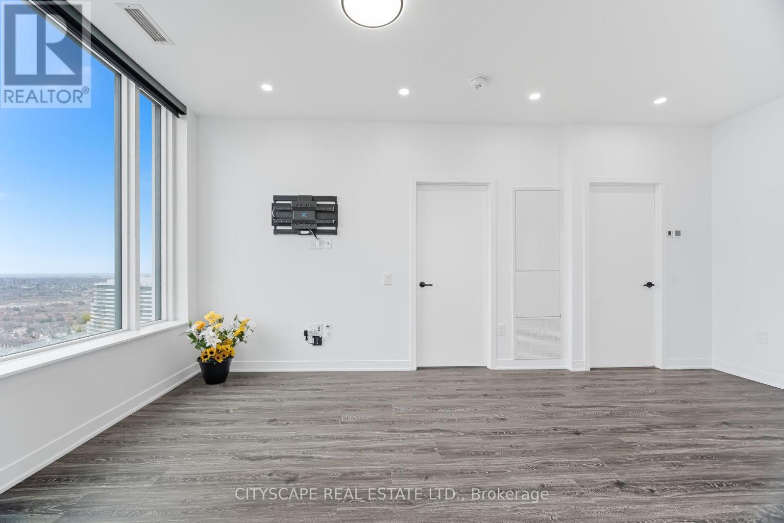 2711 - 2495 Eglinton Avenue W, Mississauga, Ontario  L5M 2T2 - Photo 9 - W12920076