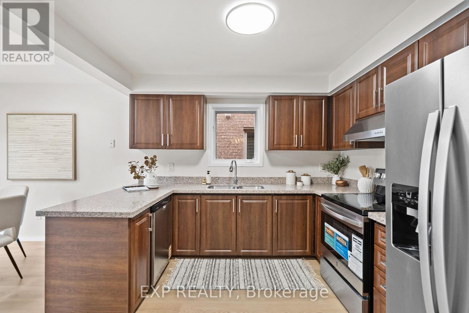 3365 Nutcracker Drive, Mississauga, Ontario  L5N 6E6 - Photo 6 - W12920086