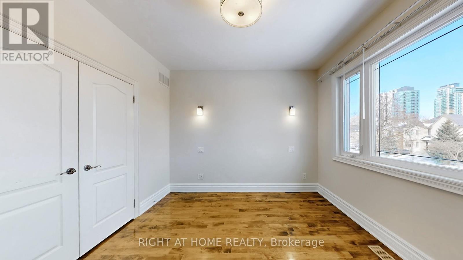 3414 Joan Drive, Mississauga, Ontario  L5B 1T5 - Photo 27 - W12920090