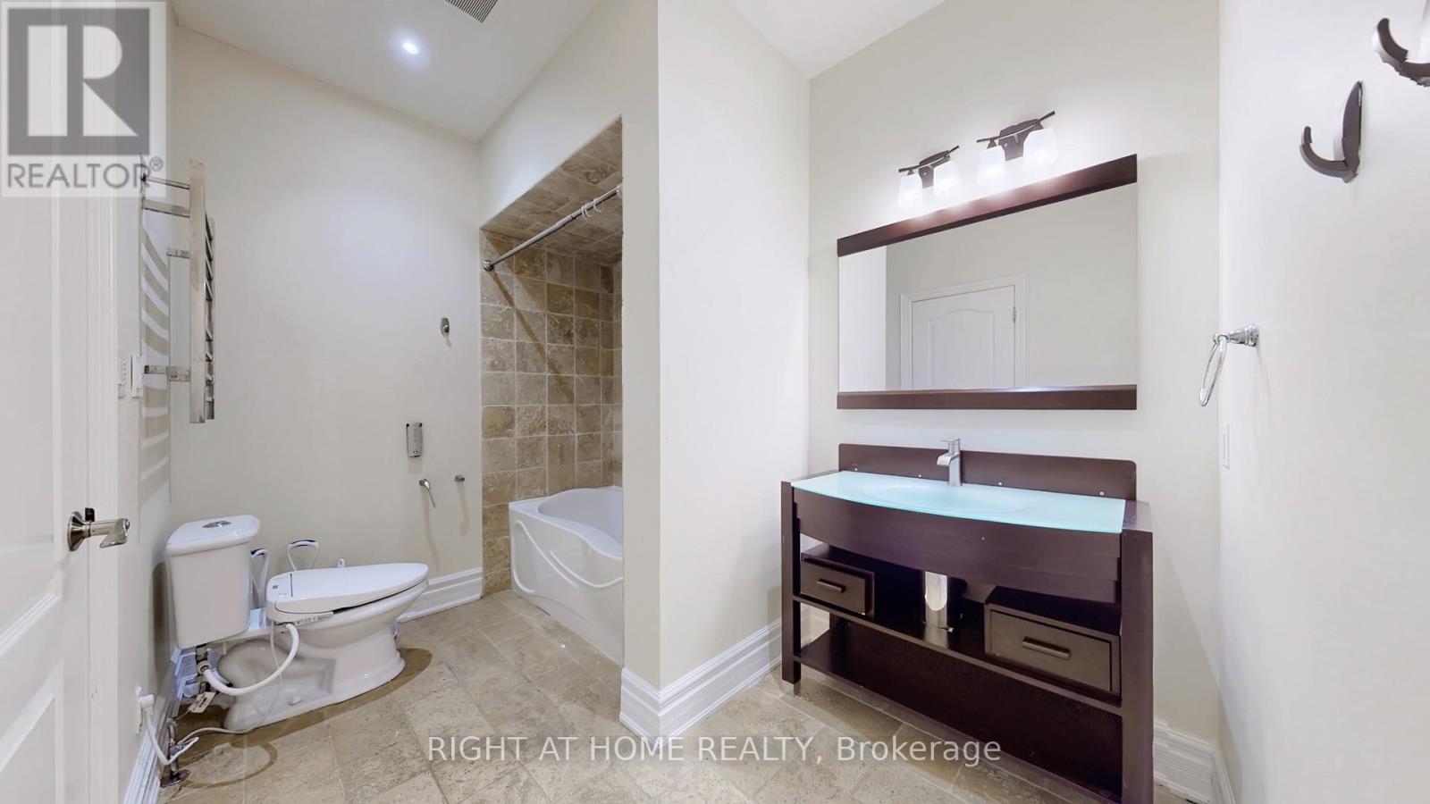 3414 Joan Drive, Mississauga, Ontario  L5B 1T5 - Photo 29 - W12920090