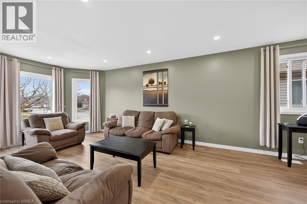 30 Mcintosh Court, Brantford, Ontario  N3R 5W9 - Photo 17 - 40814737