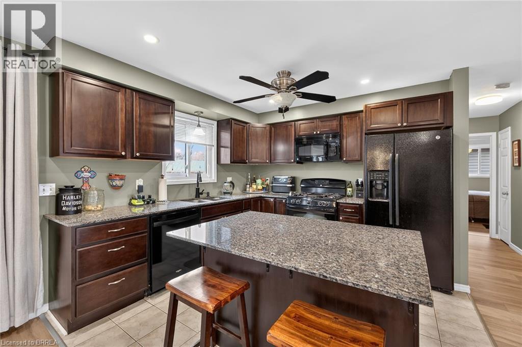 30 Mcintosh Court, Brantford, Ontario  N3R 5W9 - Photo 4 - 40814737