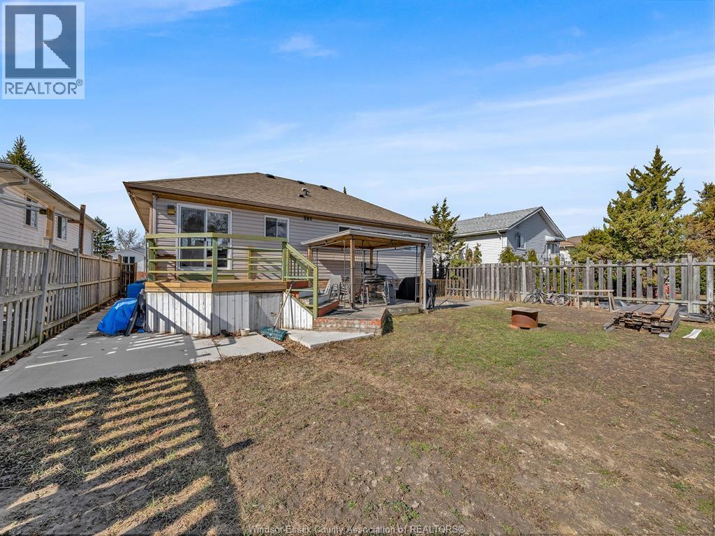 2848 Southridge, Windsor, Ontario  N8W 5N2 - Photo 11 - 26006226