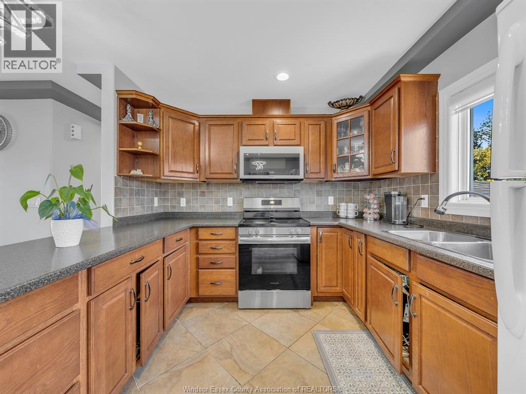 2848 Southridge, Windsor, Ontario  N8W 5N2 - Photo 20 - 26006226