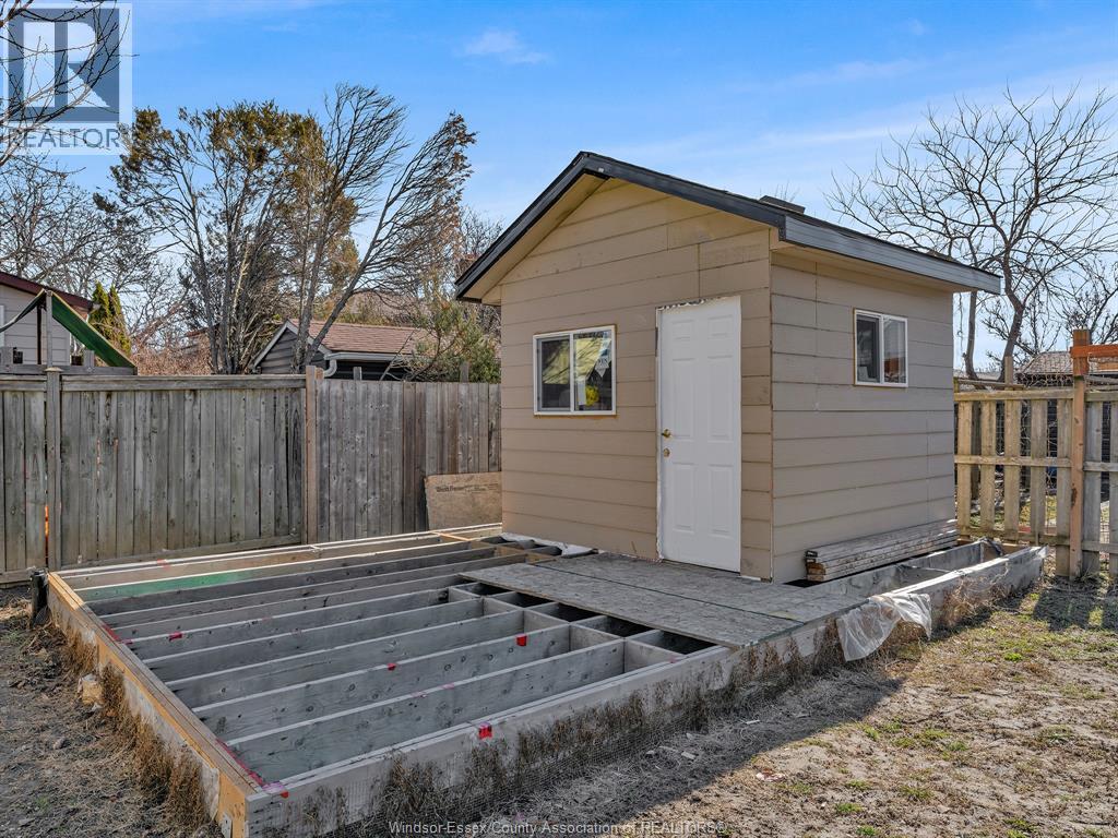 2848 Southridge, Windsor, Ontario  N8W 5N2 - Photo 7 - 26006226