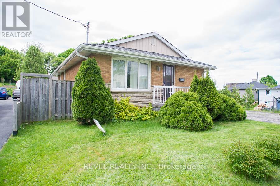 120 Henry Street, Brantford, Ontario  N3S 5C7 - Photo 2 - X12920012