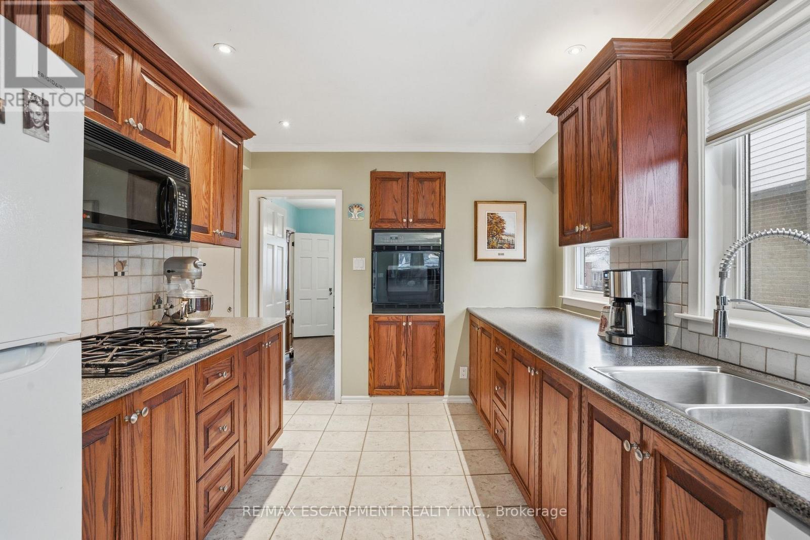 77 Arcade Crescent, Hamilton, Ontario  L9C 3J1 - Photo 15 - X12920056