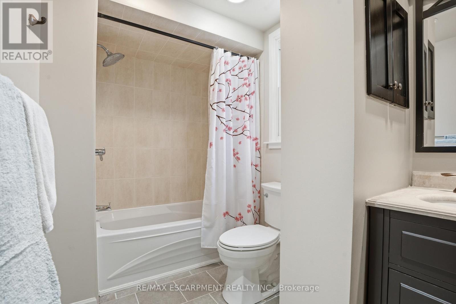 77 Arcade Crescent, Hamilton, Ontario  L9C 3J1 - Photo 26 - X12920056