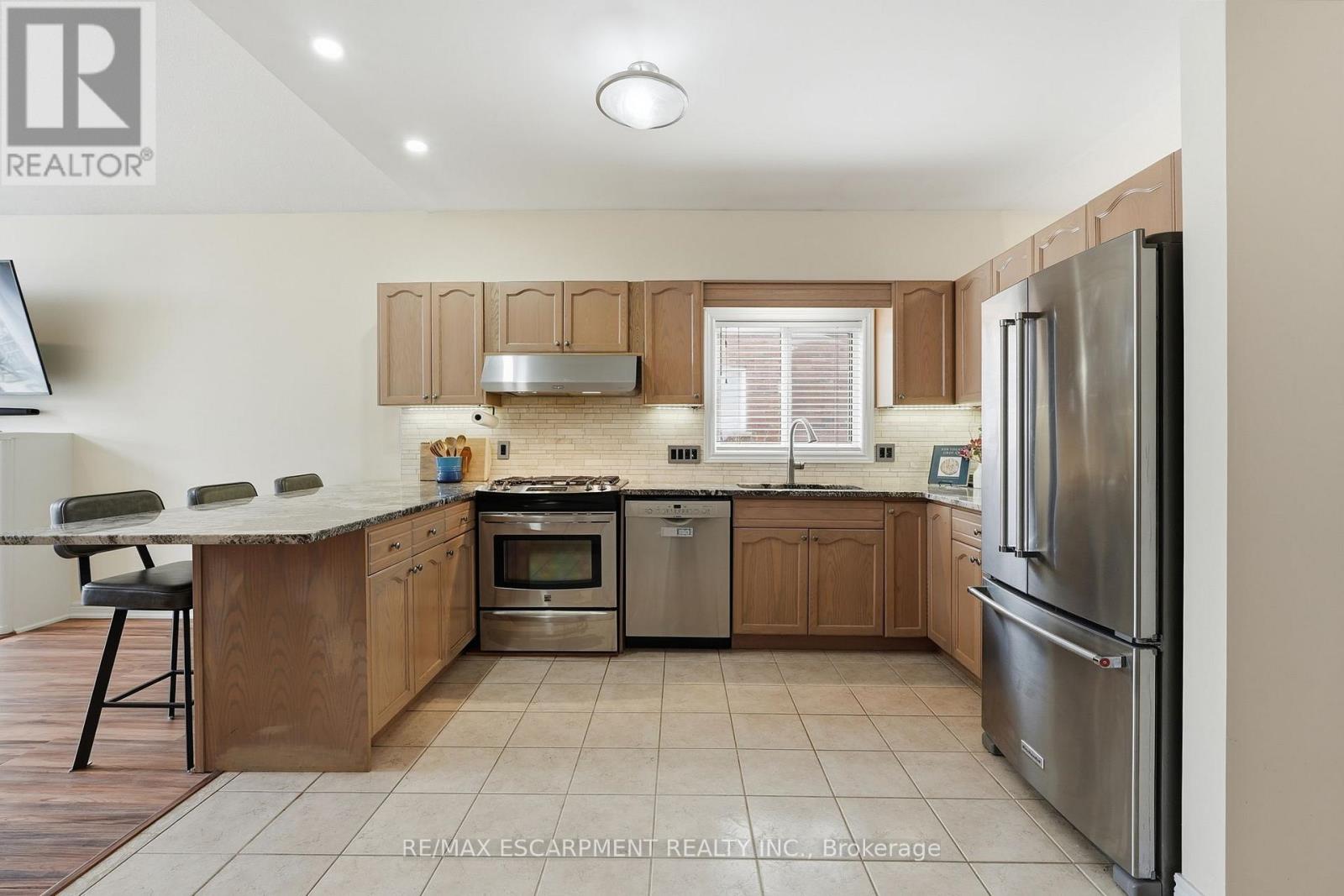 4055 Ashby Drive, Lincoln, Ontario  L3J 0G6 - Photo 12 - X12920068