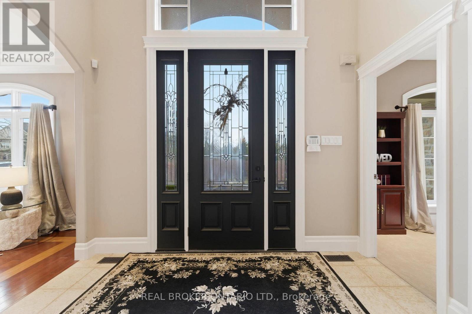 16 Seifert Court, Cambridge, Ontario  N3C 2V4 - Photo 5 - X12920072