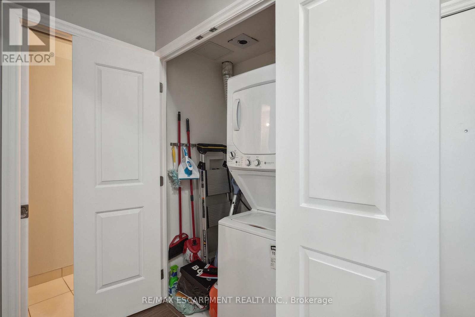 709 - 560 North Service Road, Grimsby, Ontario L3M 0G3 - Photo 18 - X12920082