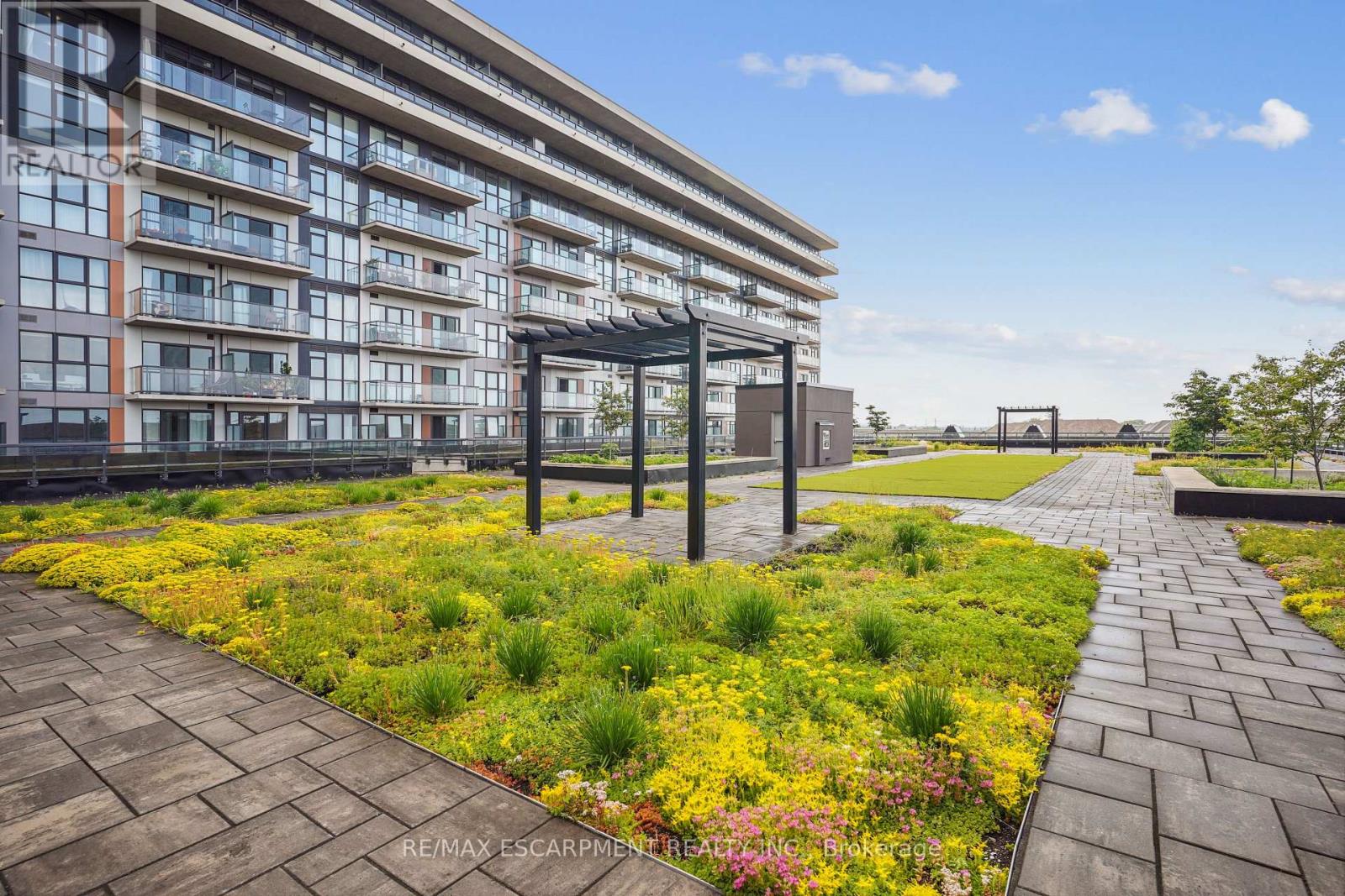 709 - 560 North Service Road, Grimsby, Ontario L3M 0G3 - Photo 30 - X12920082