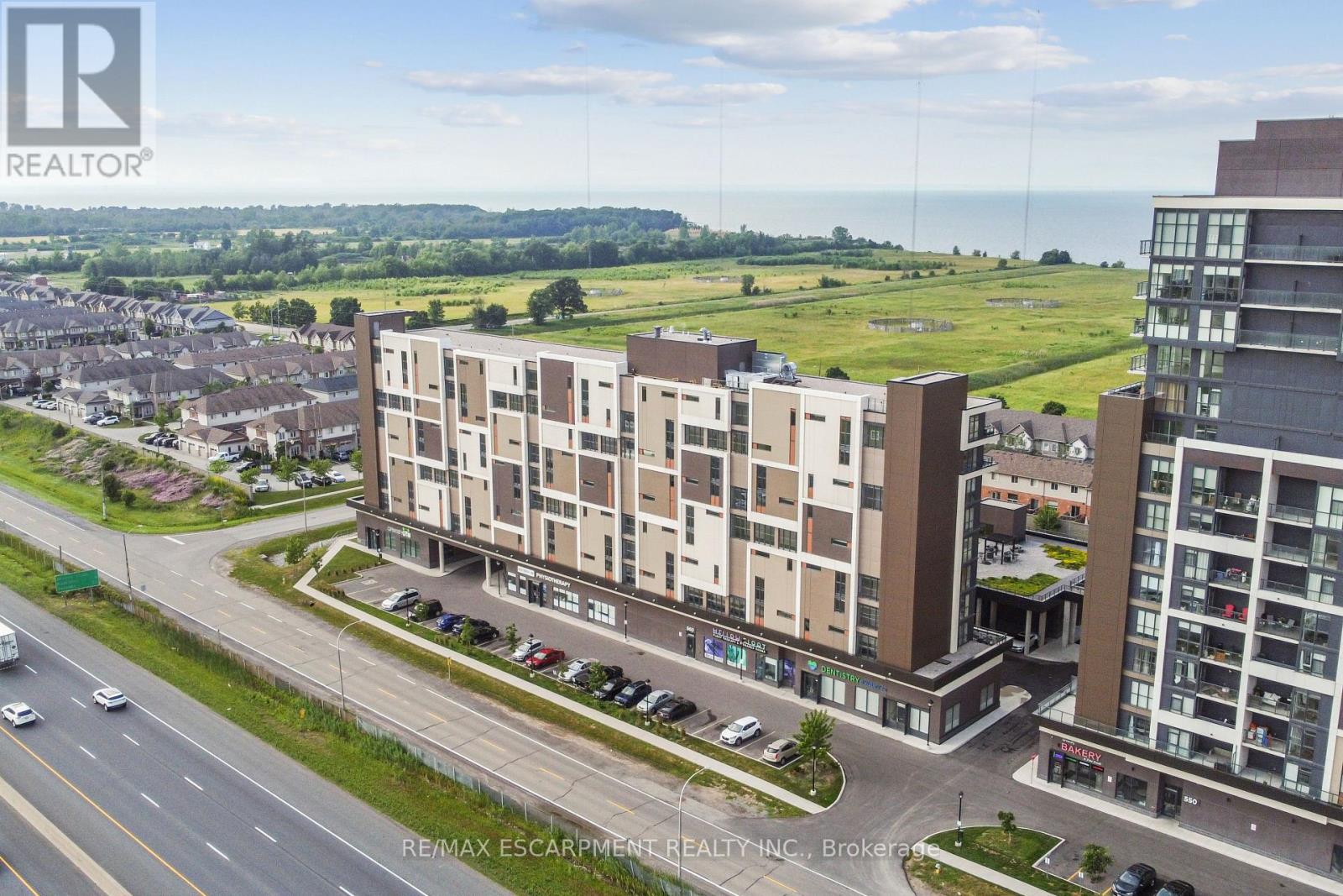 709 - 560 North Service Road, Grimsby, Ontario L3M 0G3 - Photo 38 - X12920082