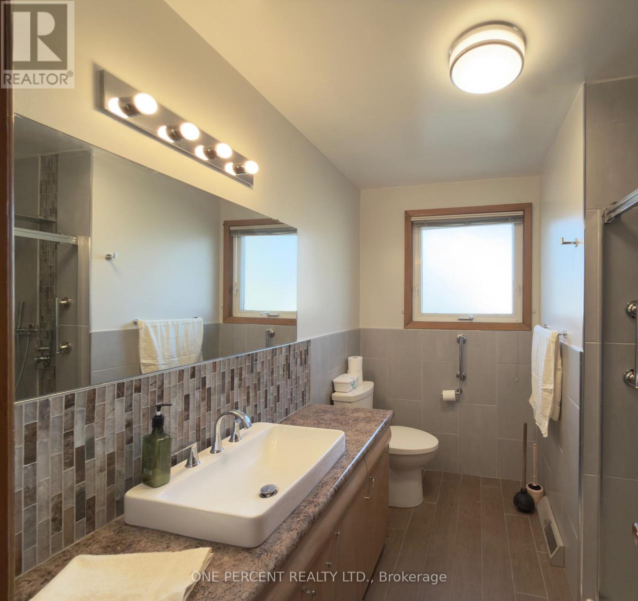 6731 Freeman Street, Niagara Falls, Ontario  L2E 5T8 - Photo 11 - X12920094