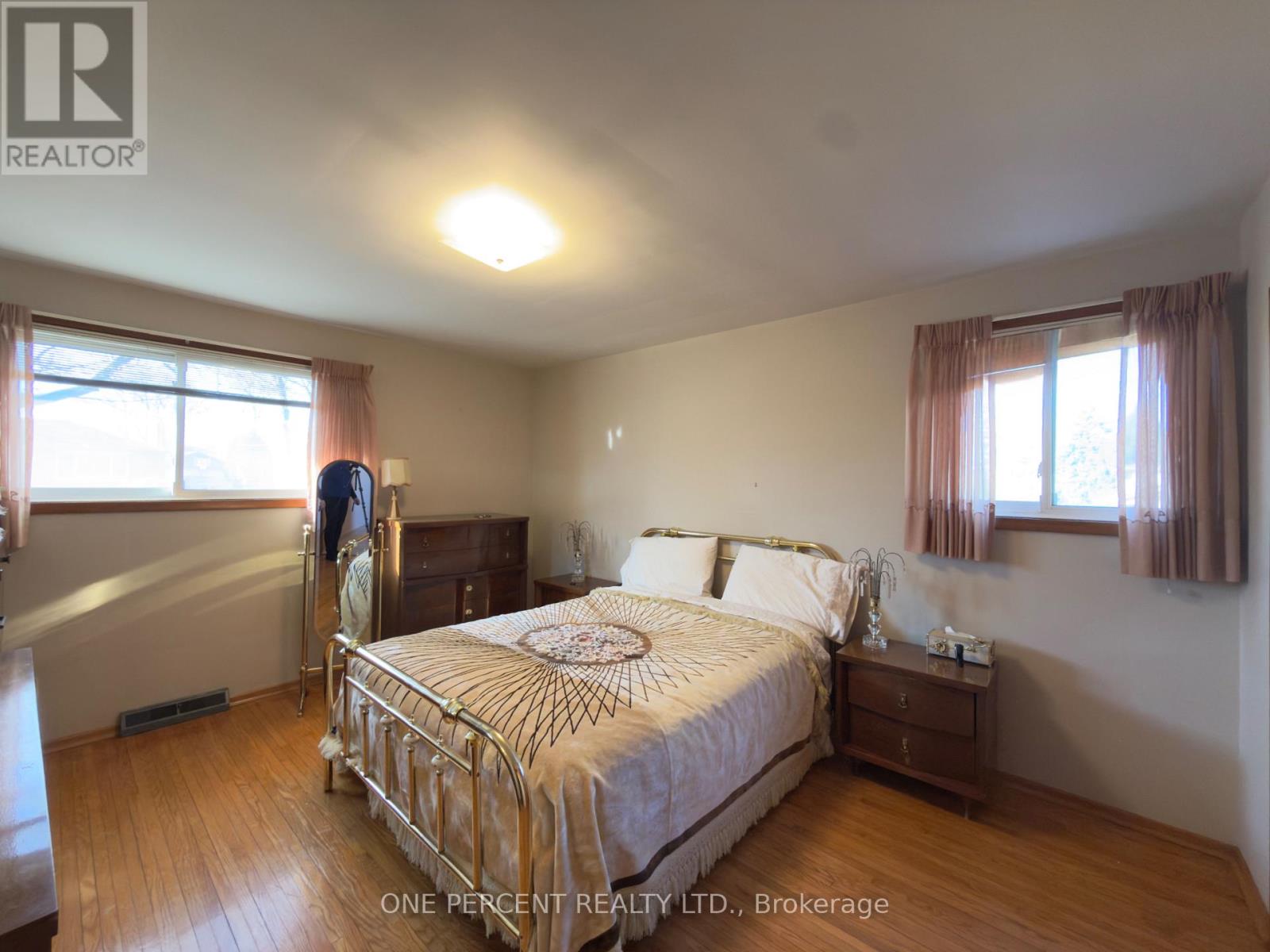 6731 Freeman Street, Niagara Falls, Ontario  L2E 5T8 - Photo 12 - X12920094