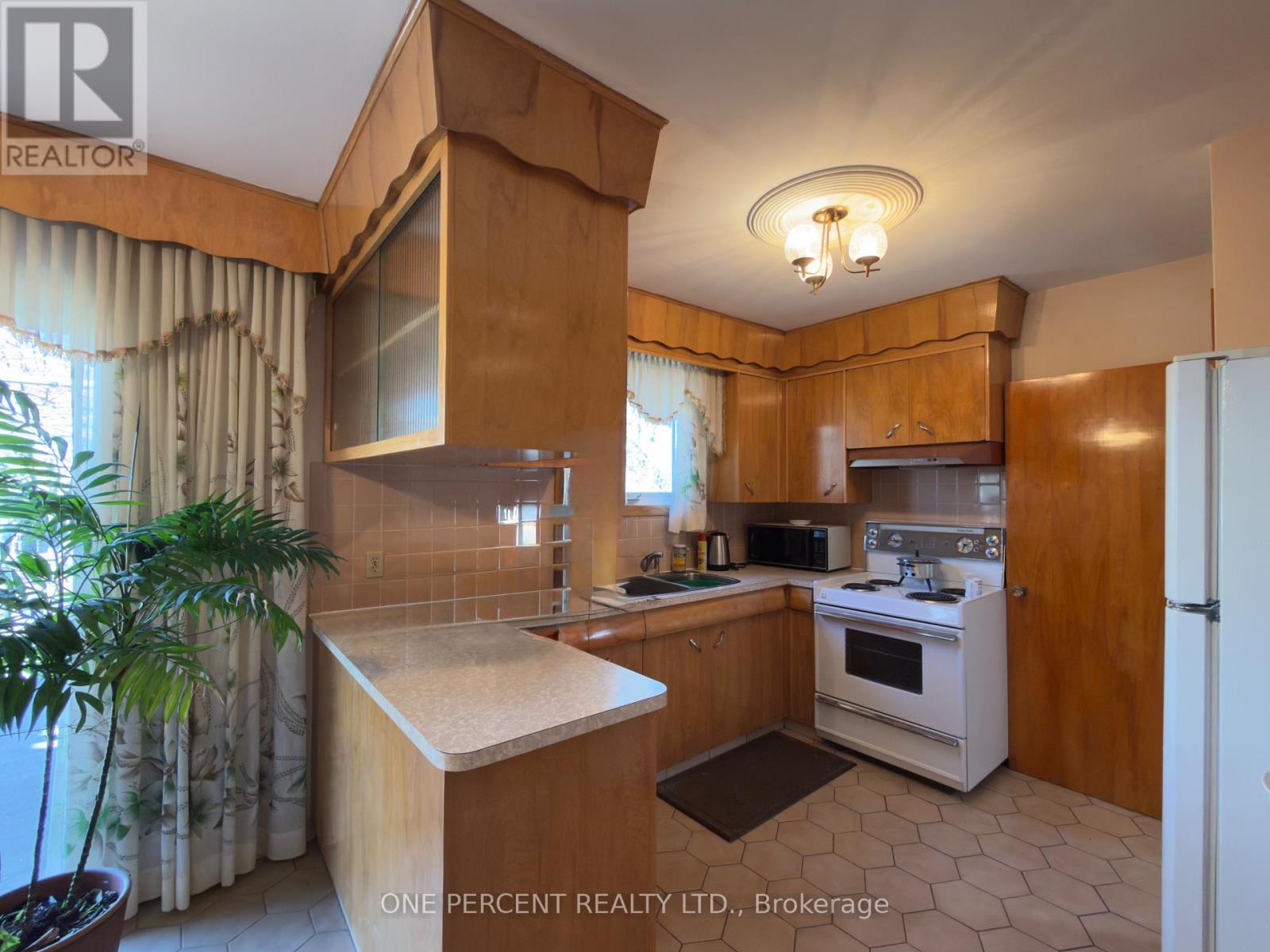 6731 Freeman Street, Niagara Falls, Ontario  L2E 5T8 - Photo 14 - X12920094