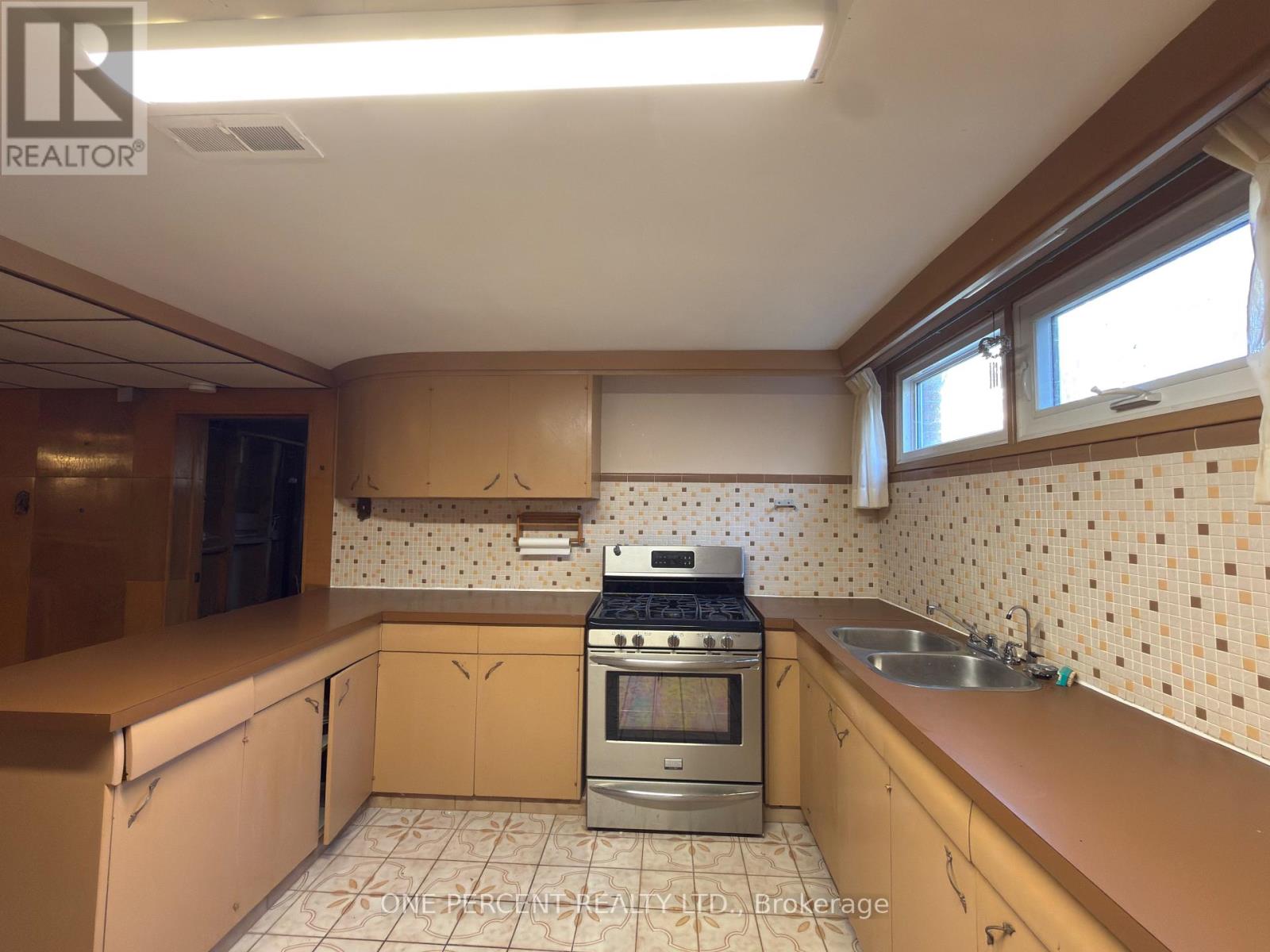 6731 Freeman Street, Niagara Falls, Ontario  L2E 5T8 - Photo 16 - X12920094