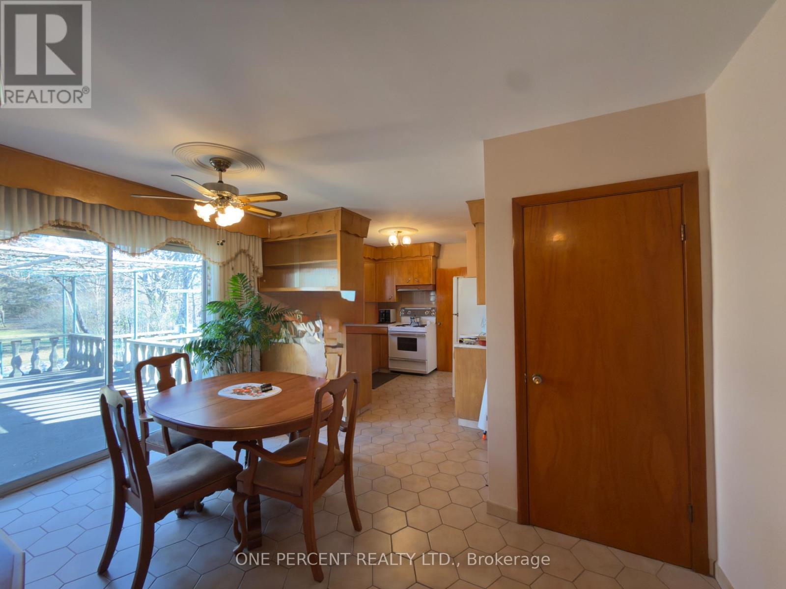 6731 Freeman Street, Niagara Falls, Ontario  L2E 5T8 - Photo 6 - X12920094