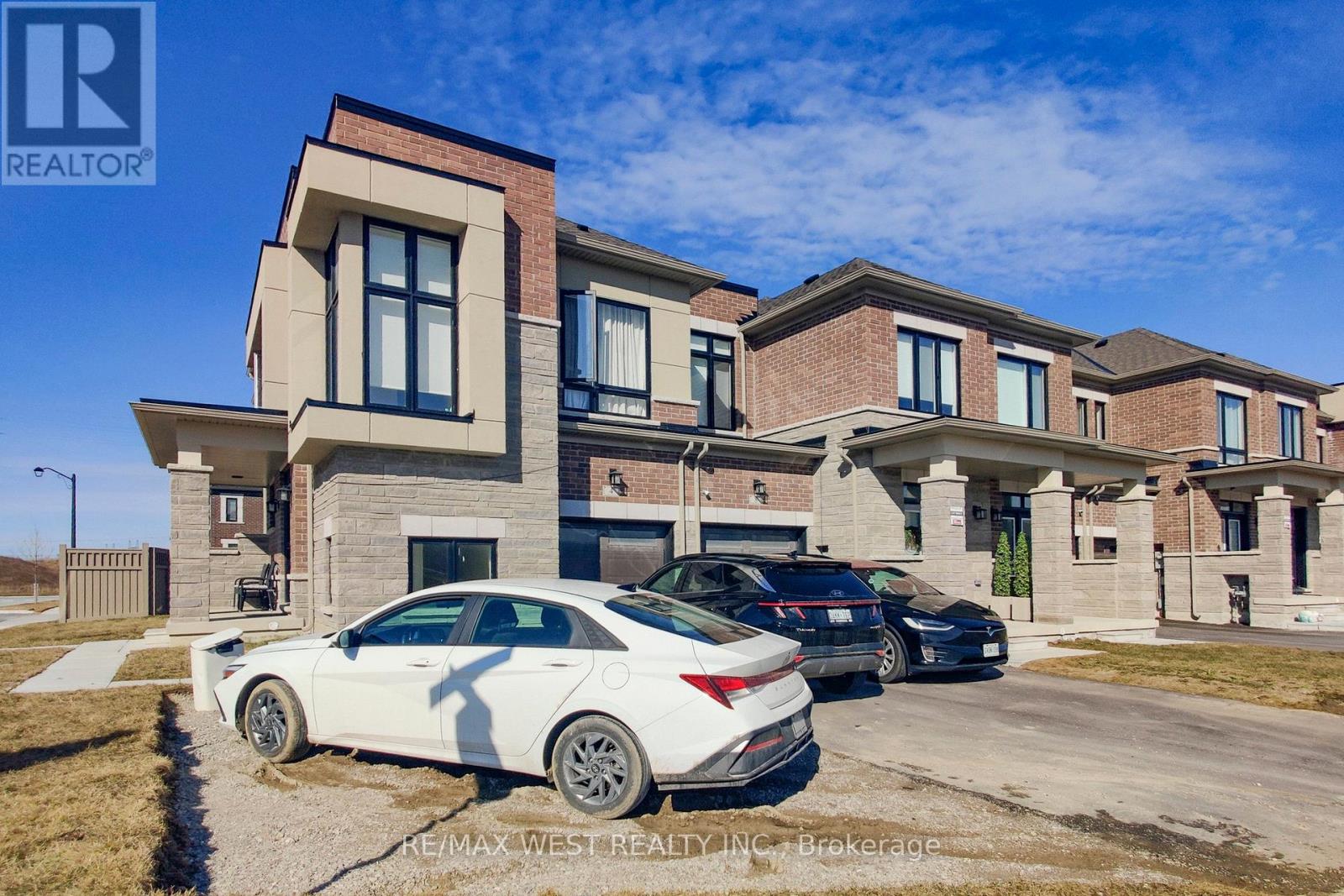 4 Haldimand Street S, Vaughan, Ontario L4H 5J5 - Photo 2 - N12909208