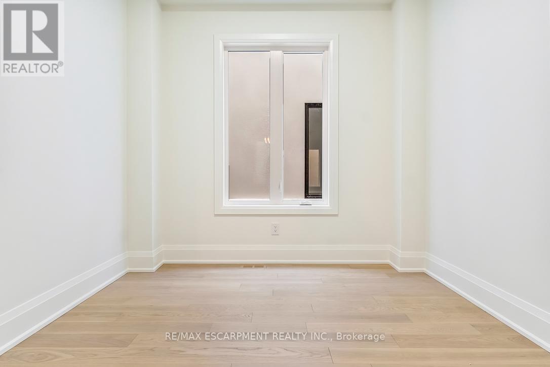 2354 Eighth Line, Oakville, Ontario  L6H 7E6 - Photo 20 - W12905772