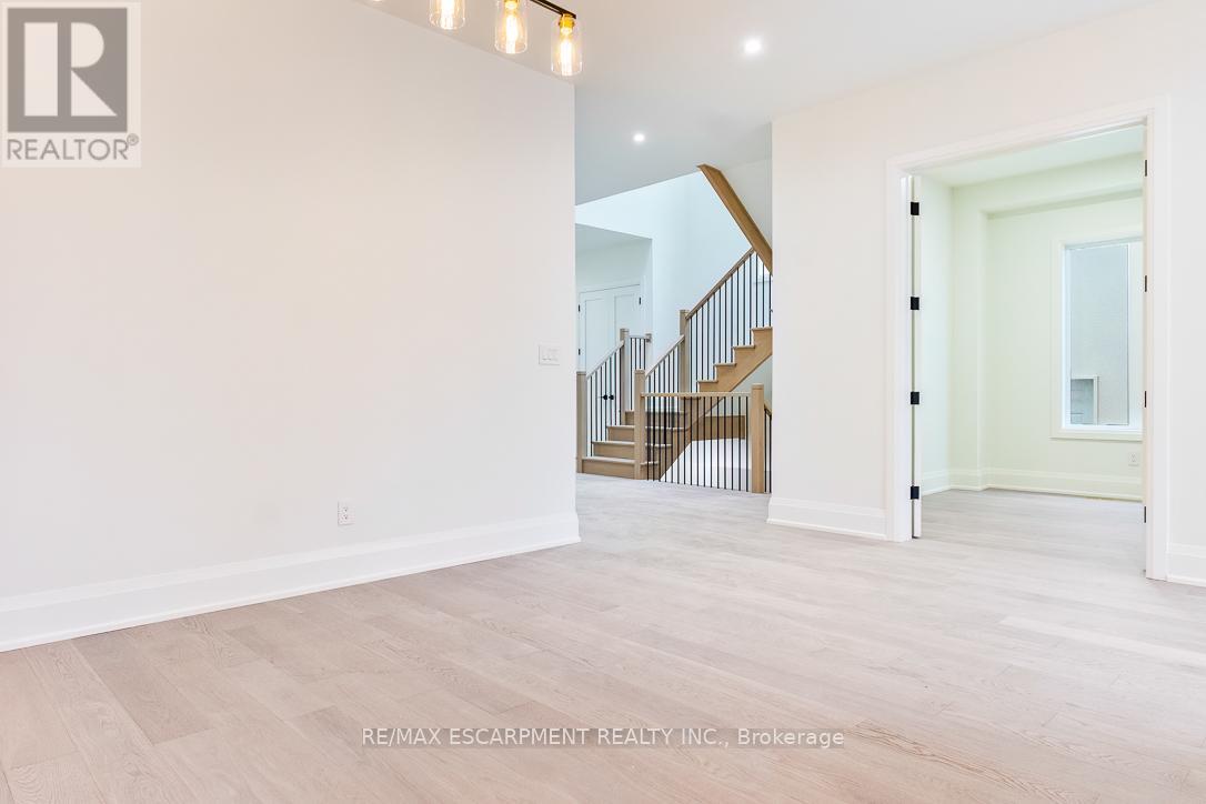 2354 Eighth Line, Oakville, Ontario  L6H 7E6 - Photo 9 - W12905772