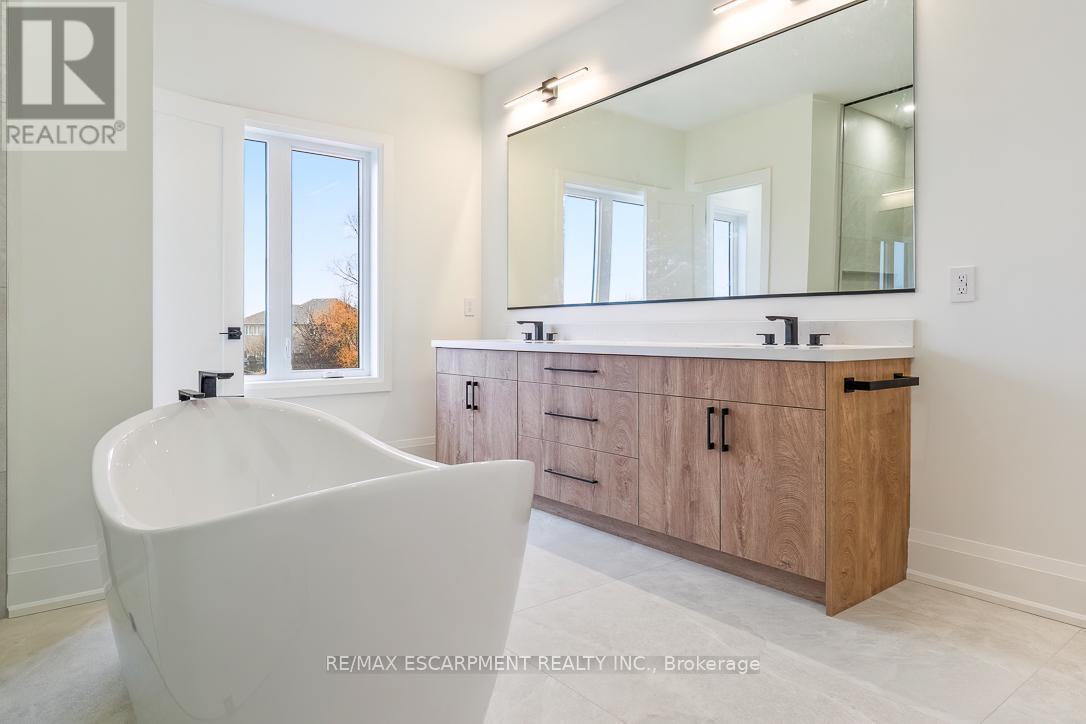 2354 Eighth Line, Oakville, Ontario  L6H 7E6 - Photo 26 - W12905772