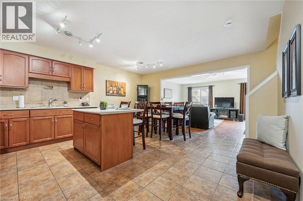 210 Dawn Avenue Unit# 38, Guelph, Ontario N1G 5L5 - Photo 3 - 40811962