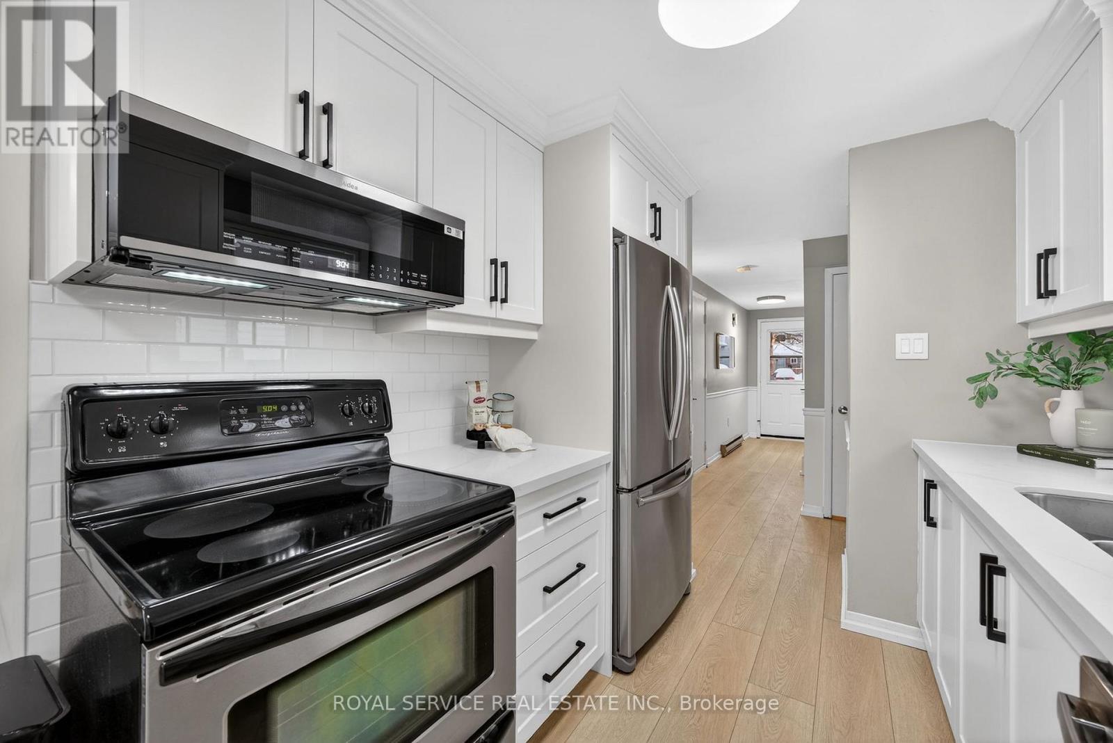 41 Hemingway Crescent, Barrie (Letitia Heights), Ontario  L4N 5G2 - Photo 20 - S12920264