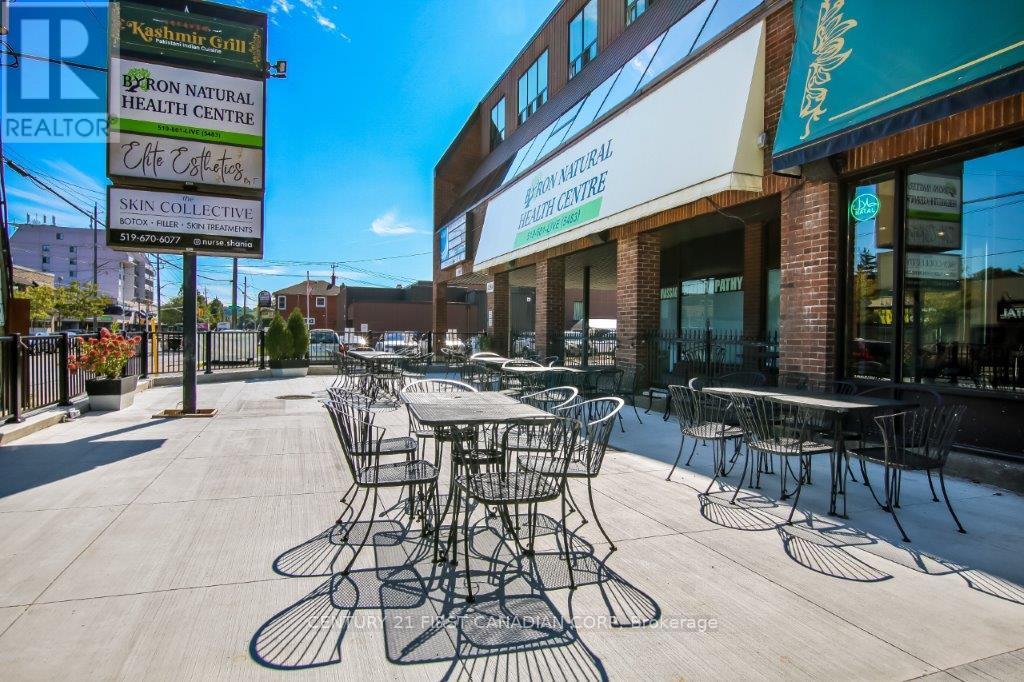 1288 Commissioners Road W, London South, Ontario N6K 1E1 - Photo 18 - X12920270