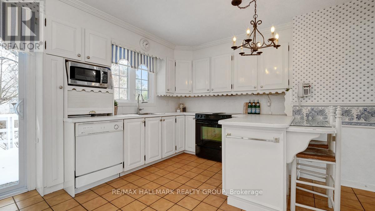 2185 Bickerton Avenue, Ottawa, Ontario K1J 6Y2 - Photo 18 - X12920128