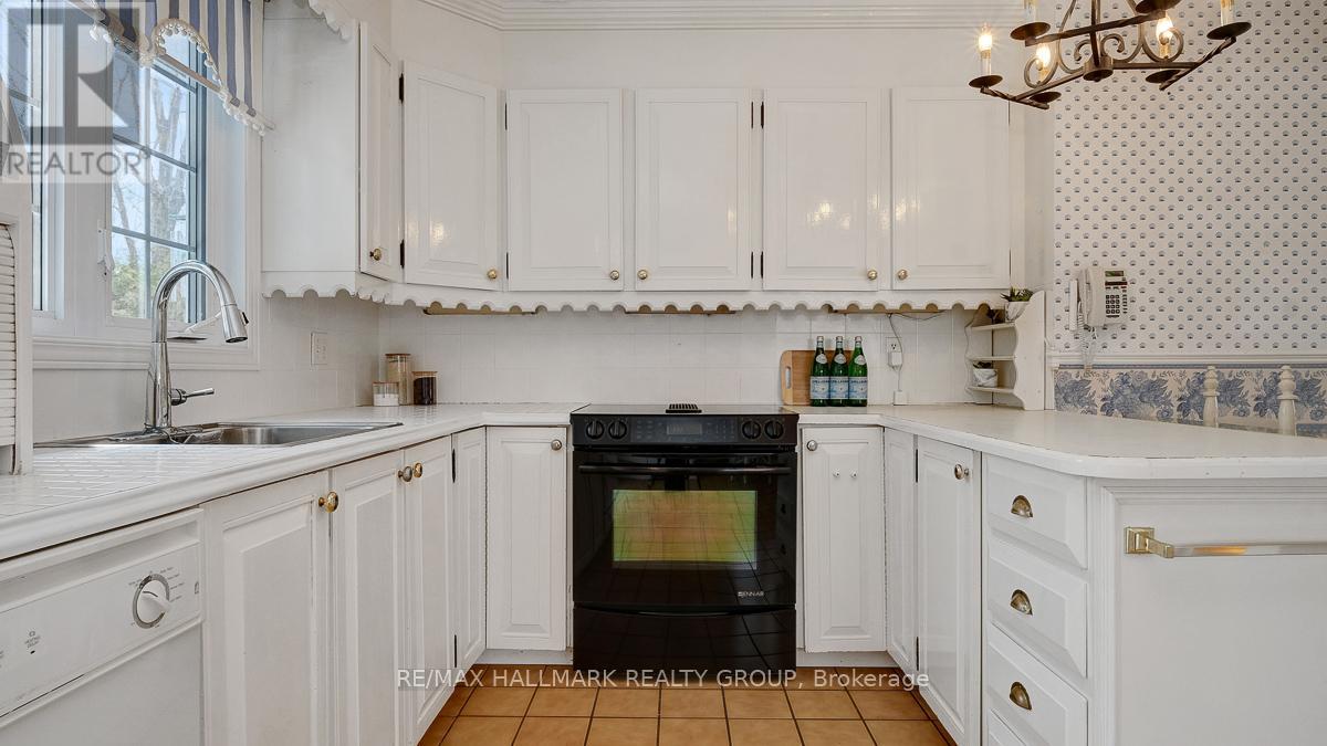 2185 Bickerton Avenue, Ottawa, Ontario K1J 6Y2 - Photo 20 - X12920128