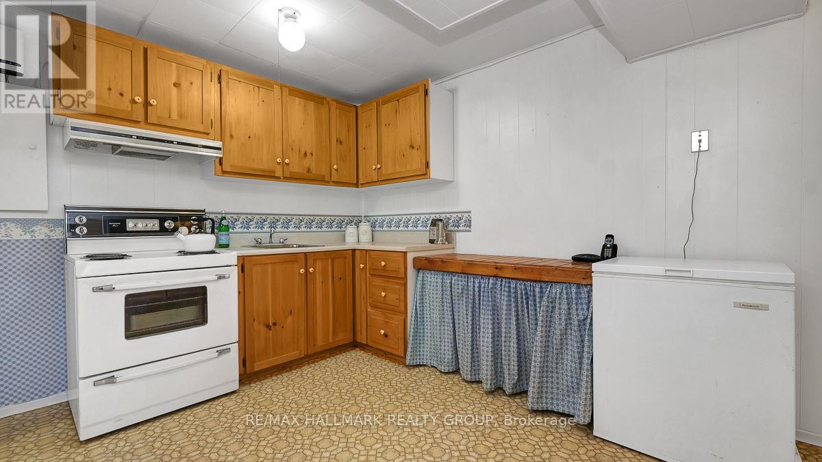 2185 Bickerton Avenue, Ottawa, Ontario K1J 6Y2 - Photo 38 - X12920128