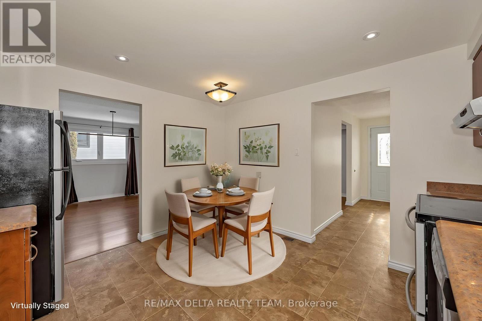 22 Red Maple Crescent, Ottawa, Ontario  K1B 3Z3 - Photo 12 - X12920162