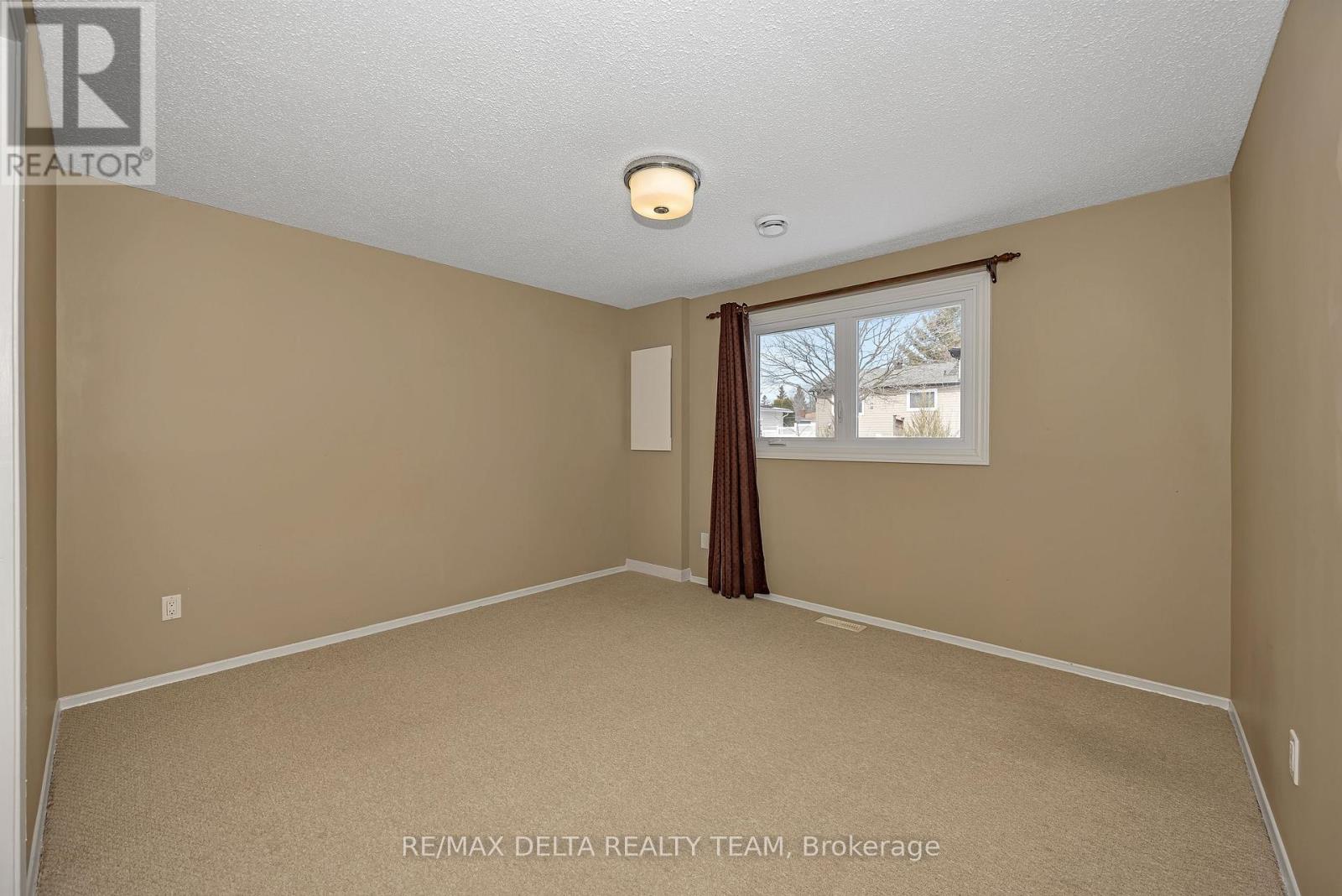 22 Red Maple Crescent, Ottawa, Ontario  K1B 3Z3 - Photo 20 - X12920162