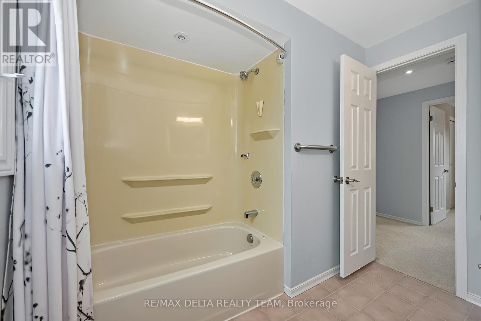 22 Red Maple Crescent, Ottawa, Ontario  K1B 3Z3 - Photo 22 - X12920162