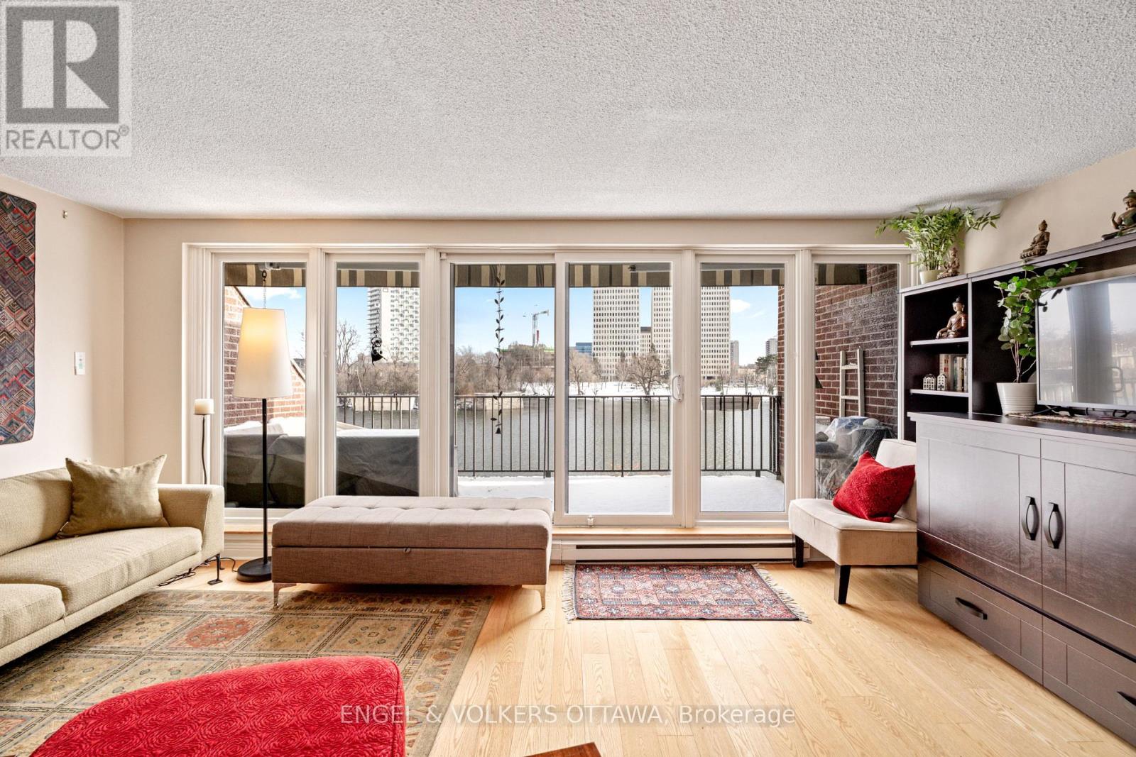 103 - 555 Wilbrod Street, Ottawa, Ontario K1N 5R4 - Photo 4 - X12920196