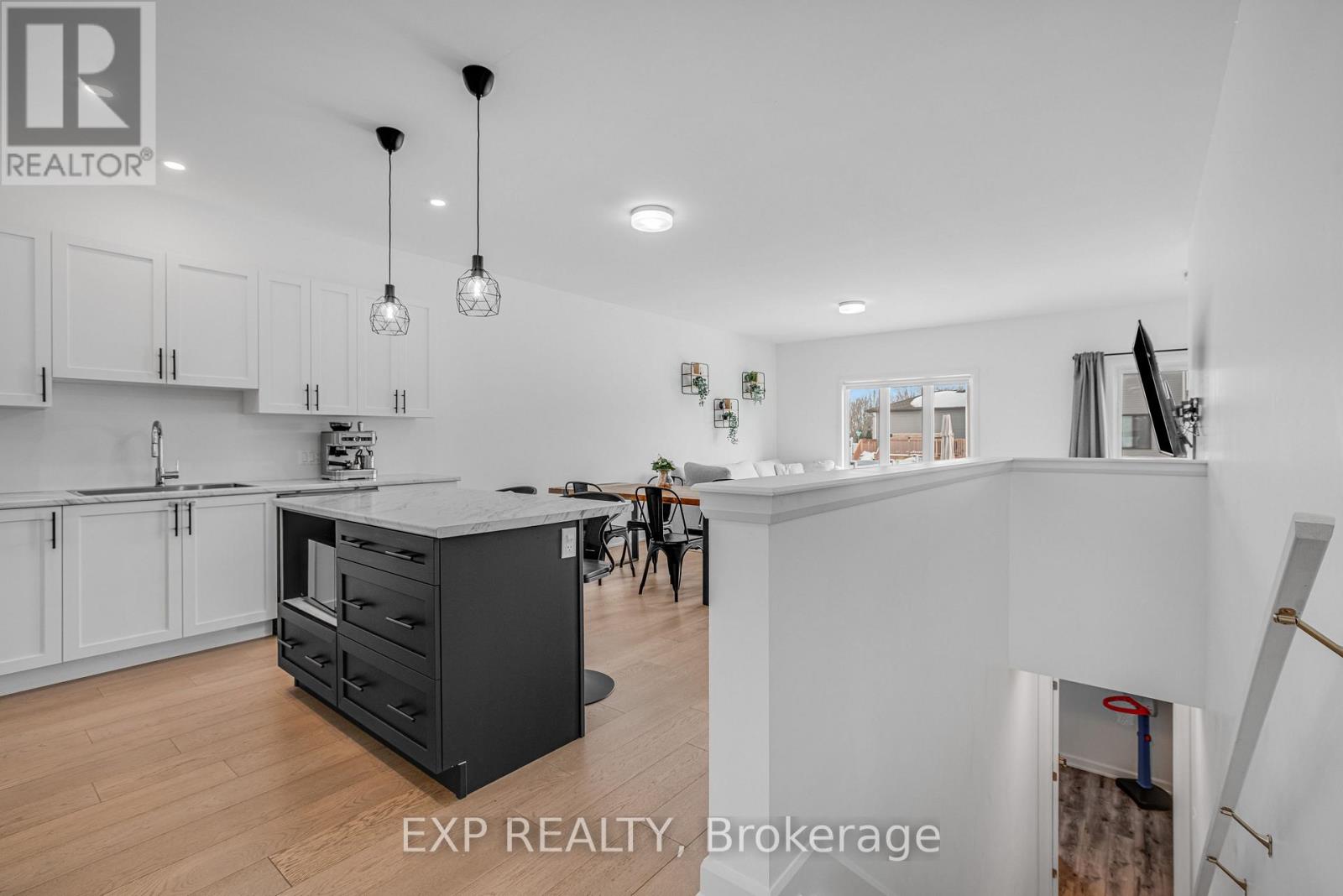 441 Arora Crescent, North Dundas, Ontario  K0C 2K0 - Photo 7 - X12920208