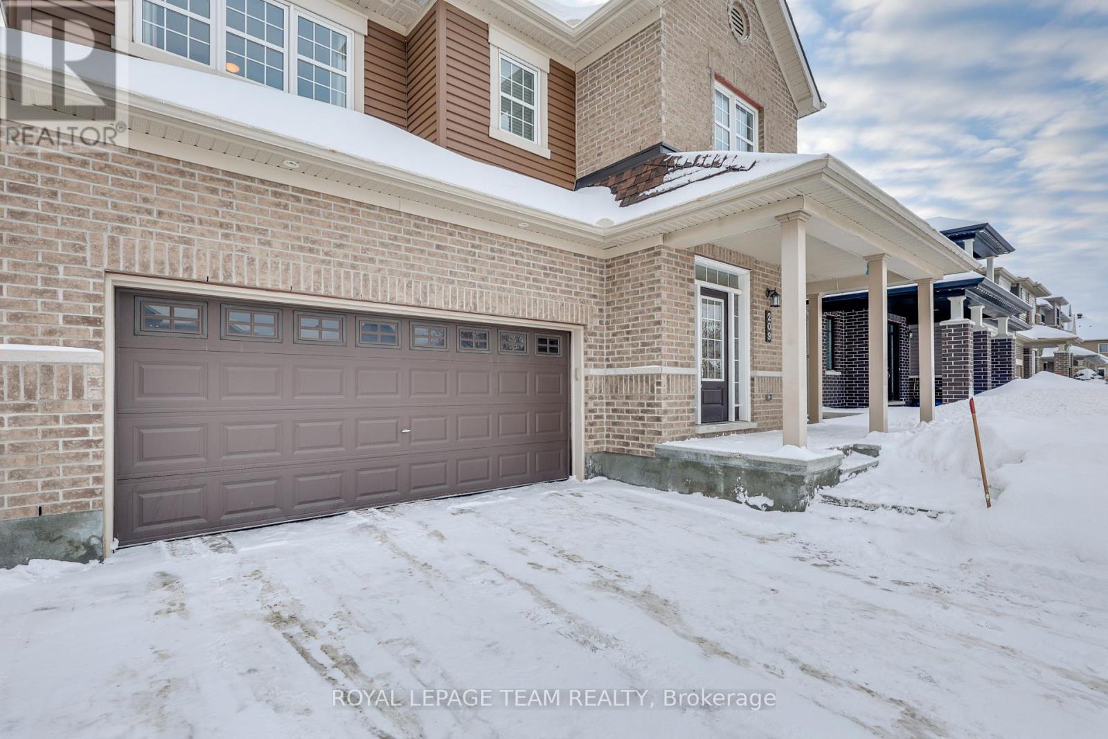 209 Mission Trail Crescent, Ottawa, Ontario  K2T 0H7 - Photo 2 - X12920216