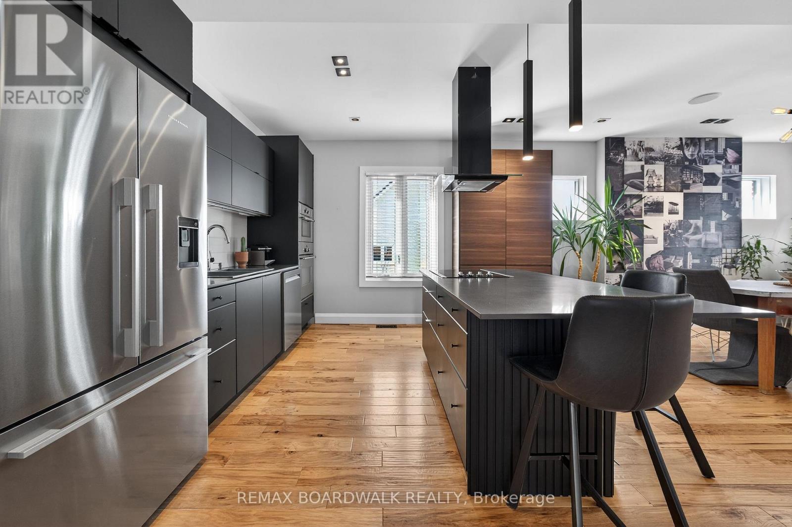 154 Queen Mary Street, Ottawa, Ontario  K1K 1X5 - Photo 12 - X12920240