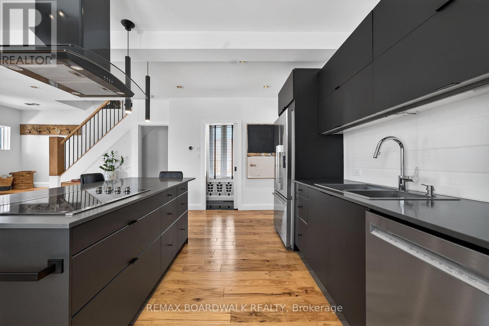 154 Queen Mary Street, Ottawa, Ontario  K1K 1X5 - Photo 14 - X12920240